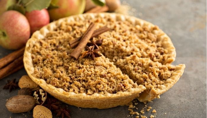 Apple Cinnamon Crumb Cake