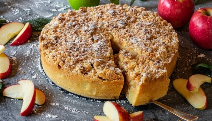 Apple Crumble Cheesecake