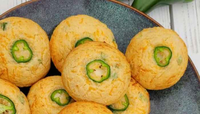 Jalapeño Cheddar Cornbread Muffins
