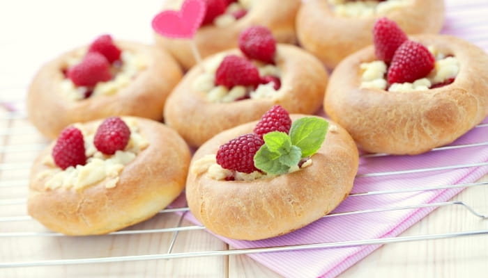 Raspberry Cheesecake Brioche Buns