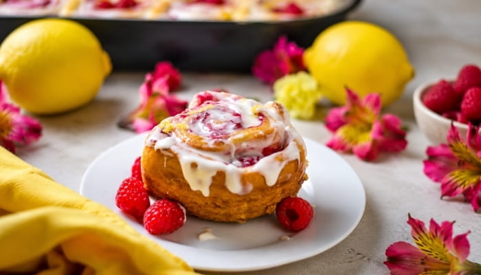Raspberry Cream Cheese Sweet Rolls