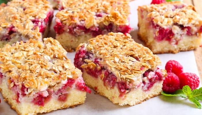 Raspberry Crumble Cake