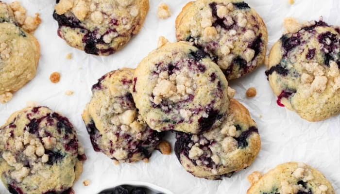 Blueberry Crumble Cookies