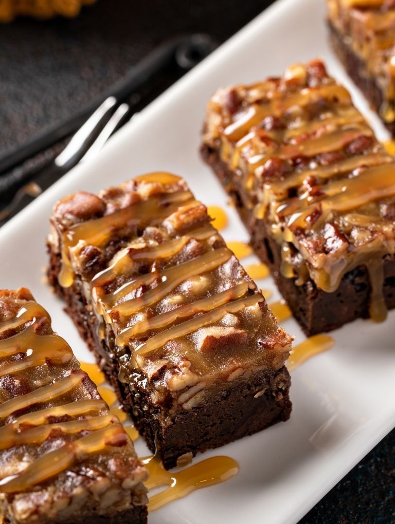 Thanksgiving Desserts to Feed a Crowd